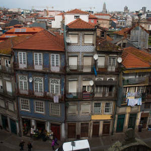 Oporto • <a style="font-size:0.8em;" href="http://www.flickr.com/photos/96122682@N08/37960240456/" target="_blank">View on Flickr</a>