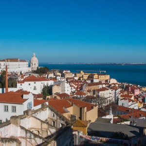 Barrio Alfama Barrio Alfama • <a style="font-size:0.8em;" href="http://www.flickr.com/photos/96122682@N08/37304341684/" target="_blank">View on Flickr</a>