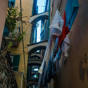 Vernazza Vernazza • <a style="font-size:0.8em;" href="http://www.flickr.com/photos/96122682@N08/37255078824/" target="_blank">View on Flickr</a>