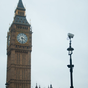 Big Ben es el nombre de la campana, dentro de la torre, que no vemos. Esta torre oficialmente llevaba el nombre de "La torre del Reloj" Big Ben es el nombre de la campana, dentro de la torre, que no vemos. Esta torre oficialmente llevaba el nombre de "La torre del Reloj" • <a style="font-size:0.8em;" href="http://www.flickr.com/photos/96122682@N08/26221370649/" target="_blank">View on Flickr</a>