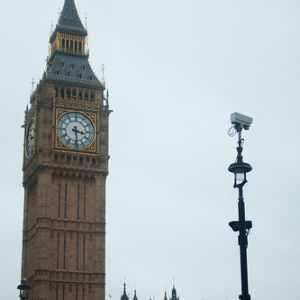 Big Ben es el nombre de la campana, dentro de la torre, que no vemos. Esta torre oficialmente llevaba el nombre de "La torre del Reloj" • <a style="font-size:0.8em;" href="http://www.flickr.com/photos/96122682@N08/26221370649/" target="_blank">View on Flickr</a>