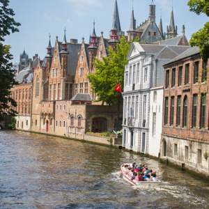 Brujas, Bégica Brujas, Bégica • <a style="font-size:0.8em;" href="http://www.flickr.com/photos/96122682@N08/37951086521/" target="_blank">View on Flickr</a>