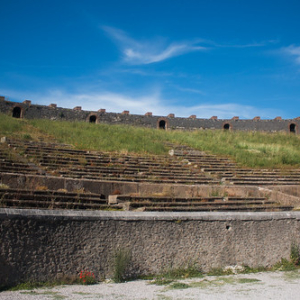 Gran anfiteatro estrenado por Pink Floyd 1900 años después del comienzo de su construcción Gran anfiteatro estrenado por Pink Floyd 1900 años después del comienzo de su construcción • <a style="font-size:0.8em;" href="http://www.flickr.com/photos/96122682@N08/37971121891/" target="_blank">View on Flickr</a>