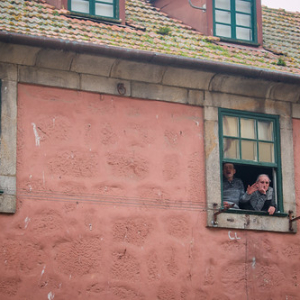 Vecinos de Oporto Vecinos de Oporto • <a style="font-size:0.8em;" href="http://www.flickr.com/photos/96122682@N08/37960226116/" target="_blank">View on Flickr</a>