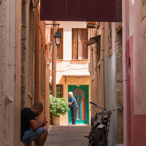 Las calles y los vecinos de Rethymno • <a style="font-size:0.8em;" href="http://www.flickr.com/photos/96122682@N08/37970352646/" target="_blank">View on Flickr</a>