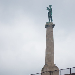 El Victor, majestuoso monumento de Belgrado, un hombre desnudo, que representa la historia de la ciudad: volver a nacer una y otra vez. • <a style="font-size:0.8em;" href="http://www.flickr.com/photos/96122682@N08/37941000592/" target="_blank">View on Flickr</a>