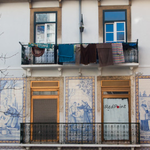 Barrio Alfama, el más hermoso de Lisboa, que ha sobrevivido al terremoto • <a style="font-size:0.8em;" href="http://www.flickr.com/photos/96122682@N08/37304344204/" target="_blank">View on Flickr</a>