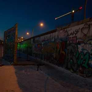 Poco a poco el muro va desapareciendo Poco a poco el muro va desapareciendo • <a style="font-size:0.8em;" href="http://www.flickr.com/photos/96122682@N08/37958343206/" target="_blank">View on Flickr</a>