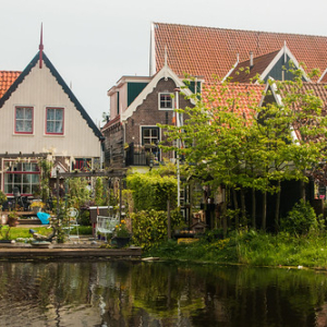 Volendam Volendam • <a style="font-size:0.8em;" href="http://www.flickr.com/photos/96122682@N08/37964177451/" target="_blank">View on Flickr</a>