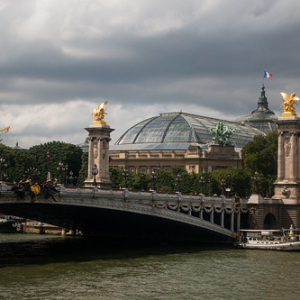 Puente Alexandre III Puente Alexandre III • <a style="font-size:0.8em;" href="http://www.flickr.com/photos/96122682@N08/26189807859/" target="_blank">View on Flickr</a>