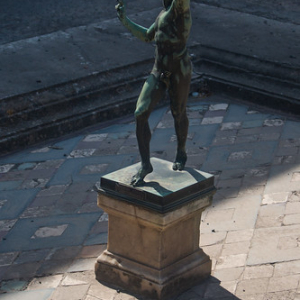 • <a style="font-size:0.8em;" href="http://www.flickr.com/photos/96122682@N08/37940785482/" target="_blank">View on Flickr</a>