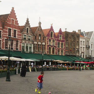 Brujas, Bégica Brujas, Bégica • <a style="font-size:0.8em;" href="http://www.flickr.com/photos/96122682@N08/26175633569/" target="_blank">View on Flickr</a>