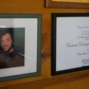 Al lado de Johnny Depp, su cuadro de visitante honorífico de la ciudad de Rosario. Al lado de Johnny Depp, su cuadro de visitante honorífico de la ciudad de Rosario. • <a style="font-size:0.8em;" href="http://www.flickr.com/photos/96122682@N08/37930758356/" target="_blank">View on Flickr</a>