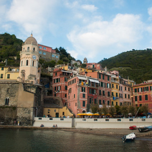 Vernazza • <a style="font-size:0.8em;" href="http://www.flickr.com/photos/96122682@N08/37933930782/" target="_blank">View on Flickr</a>
