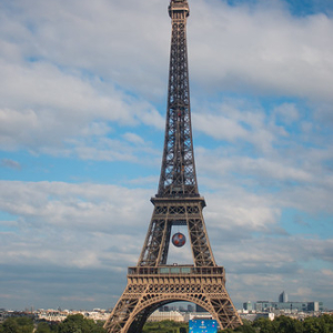 La torre Eiffel • <a style="font-size:0.8em;" href="http://www.flickr.com/photos/96122682@N08/37934512802/" target="_blank">View on Flickr</a>
