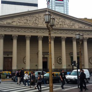 La Catedral de Buenos Aires parecería ser más una universidad • <a style="font-size:0.8em;" href="http://www.flickr.com/photos/96122682@N08/37958665192/" target="_blank">View on Flickr</a>