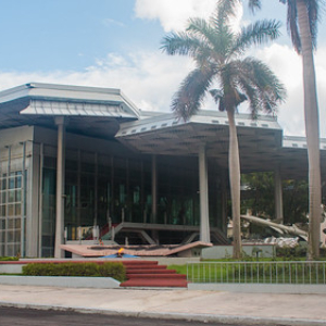 Ahi está el Granma Ahi está el Granma • <a style="font-size:0.8em;" href="http://www.flickr.com/photos/96122682@N08/38750808630/" target="_blank">View on Flickr</a>