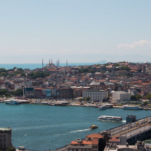 Vista desde la Torre de Gálata Vista desde la Torre de Gálata • <a style="font-size:0.8em;" href="http://www.flickr.com/photos/96122682@N08/24344549397/" target="_blank">View on Flickr</a>