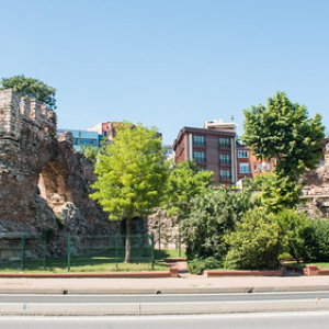 Los muros del palacio de Bucoleón de la antigua Constantinopla Los muros del palacio de Bucoleón de la antigua Constantinopla • <a style="font-size:0.8em;" href="http://www.flickr.com/photos/96122682@N08/24344620197/" target="_blank">View on Flickr</a>
