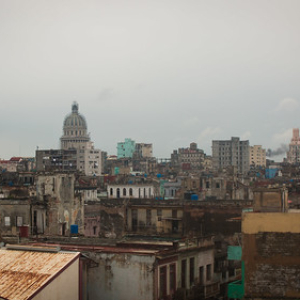 Paisajes de la Habana • <a style="font-size:0.8em;" href="http://www.flickr.com/photos/96122682@N08/40561105411/" target="_blank">View on Flickr</a>